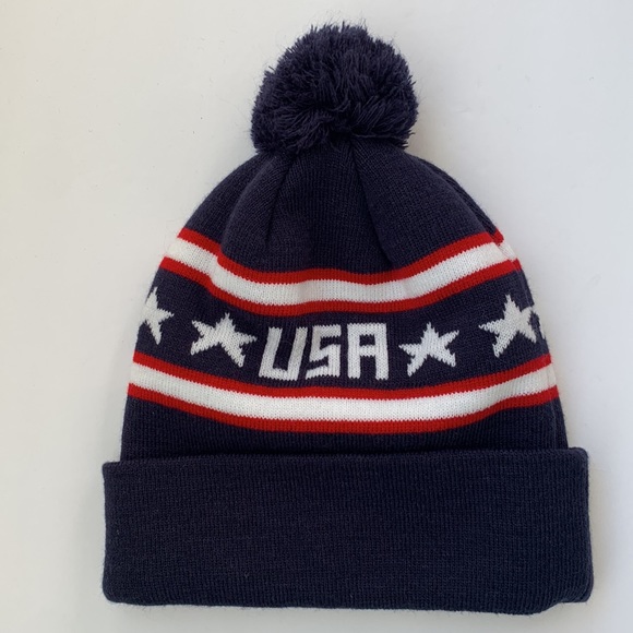 USA Winter Hat w/PomPom - Picture 2 of 4